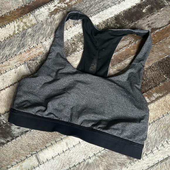 Lululemon Gray and Black Invigorate Bra Size 4 - Picture 1 of 6